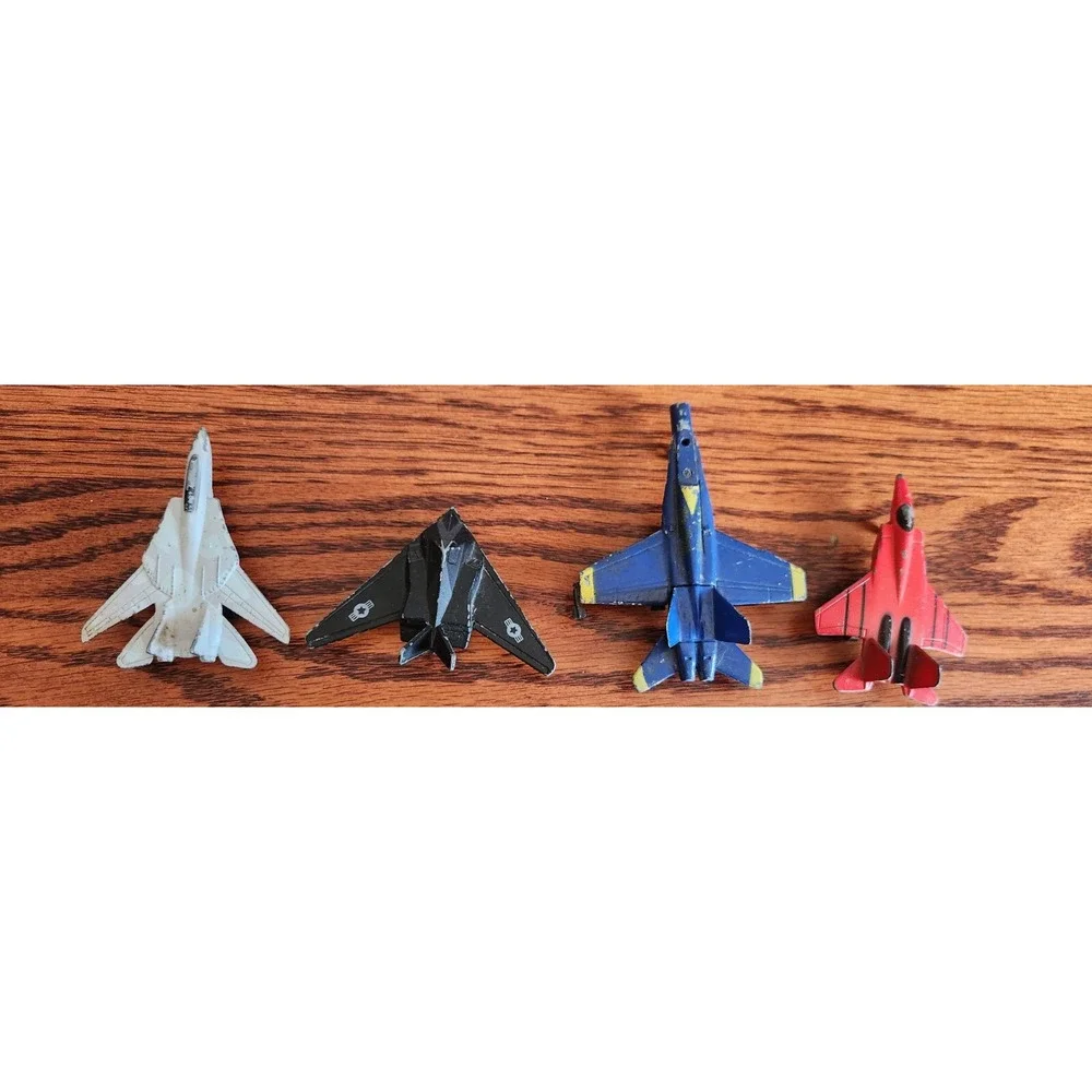 LOT OF 4 VINTAGE Metal Diecast Airplanes‎  Jets